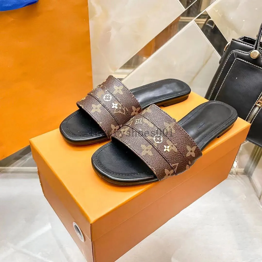 24SS Mulheres chinelas sandálias travam -se de malha plana Círculo de ouro Goll Slipper ao ar livre Designer de luxo de luxo de ladas de praia piscina slides sandália 5.7 03