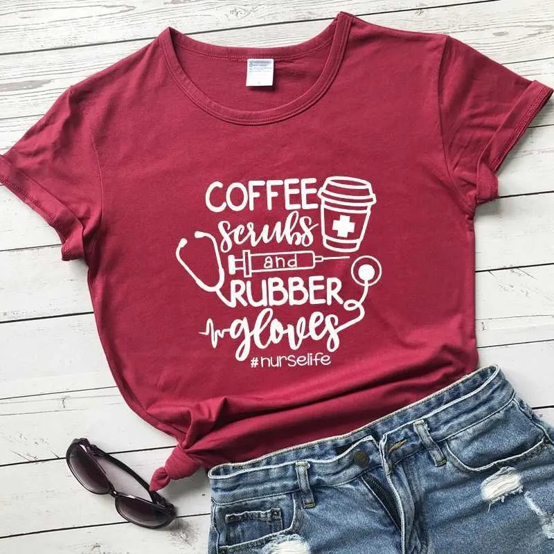 Camiseta de mujer Fuers de café y guantes de goma Camiseta Funny Nurse Life Cita Top Camiseta Cute Mujeres Gráfica Enfermería D240507