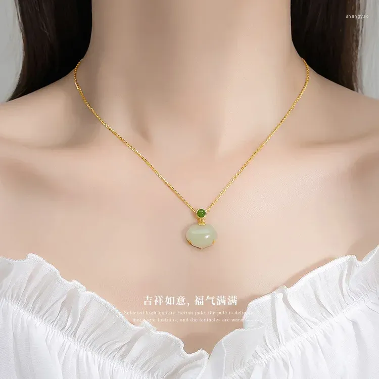 Chaines Tichia Real S Natural Hetian Jade Jasper Ruyi Lock Pendant Collier Femelle S925 STERLING Silver National Style Clavicule Chain
