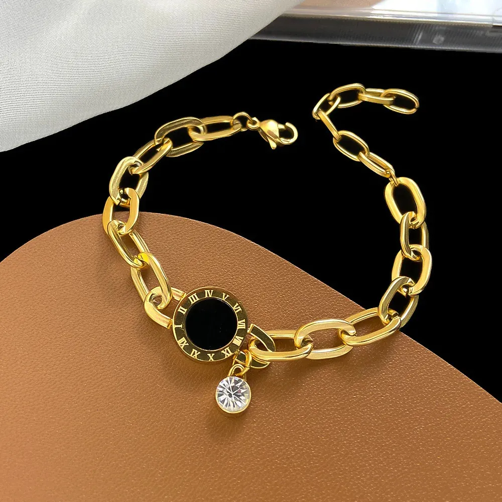 316L Fashion en acier inoxydable bijoux haut de gamme coquille noire Round Roman Numerals Zircon Charme Bracelets à chaîne épaisses pour femmes 240423