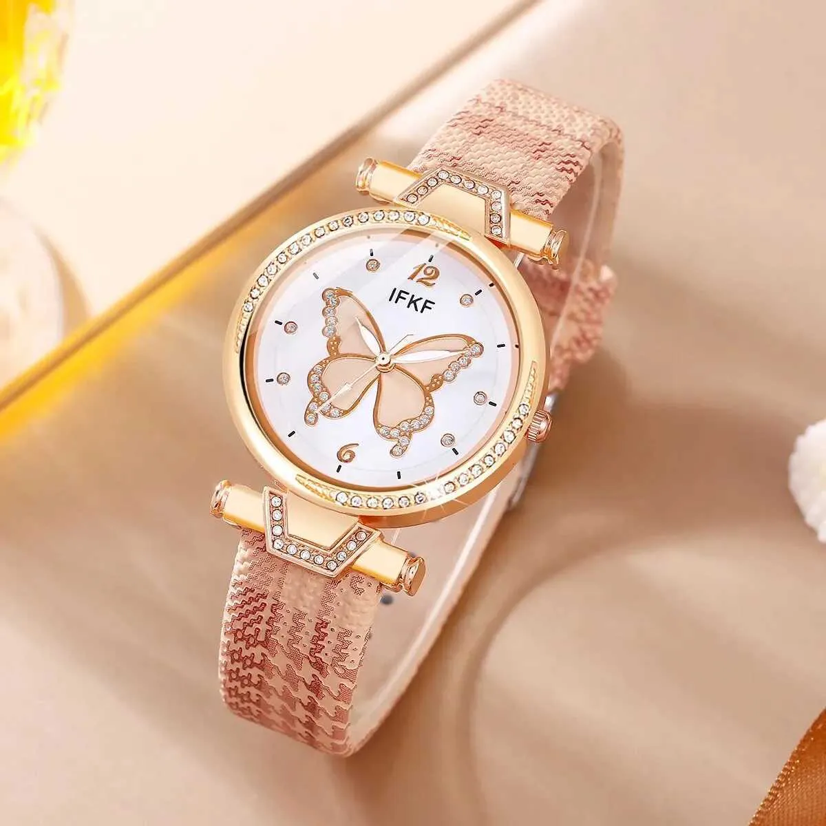 Women's Watches Ladies Fashion Simple Trend Butterfly Digital Pointer Belt Quartz Pearl Pink Butterfly Jewelry Set Christmas Gift