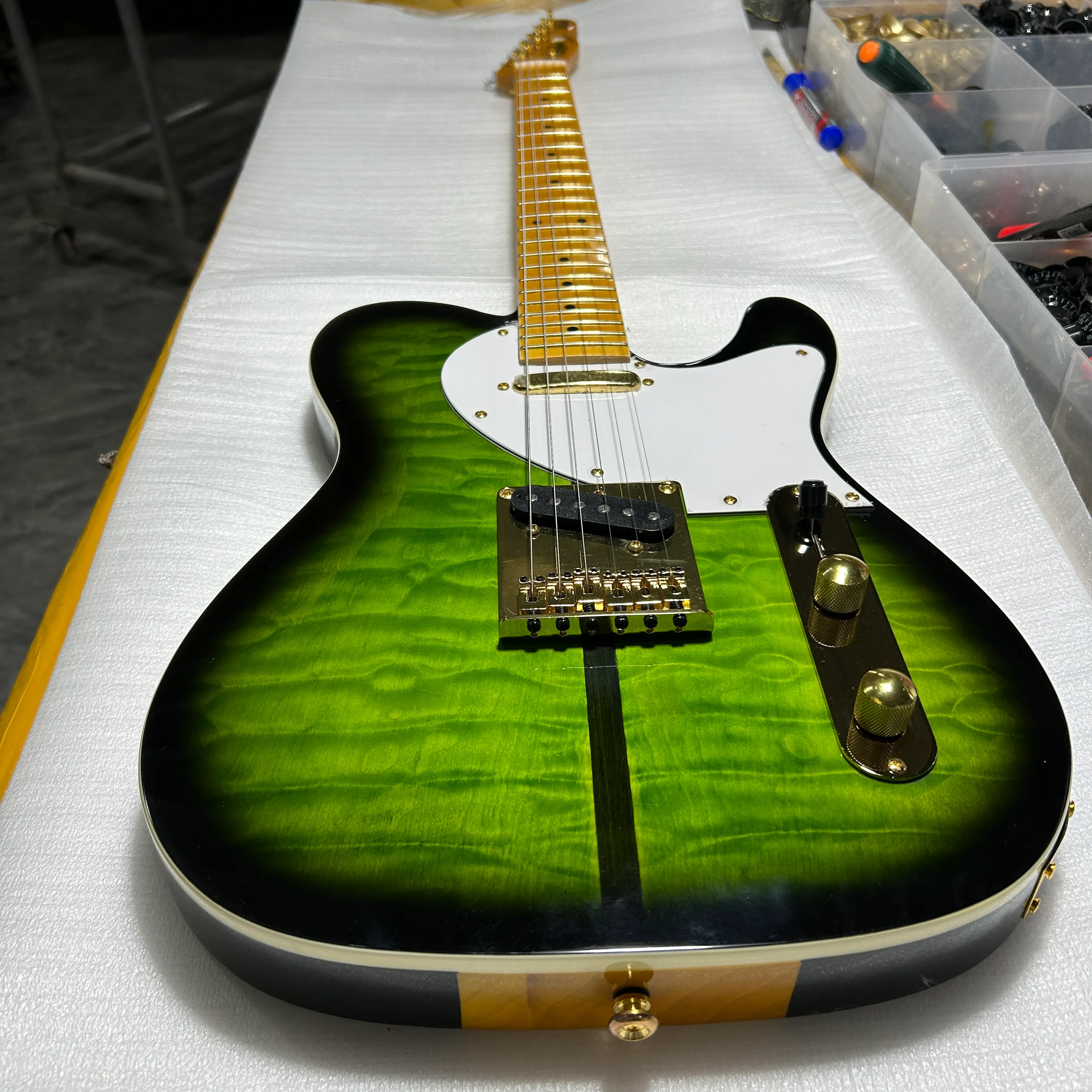 Custom Shop Merle Haggard Signature Tuff Dog green electric guitar Excellent Quality Super RARE Green Color New Arrival