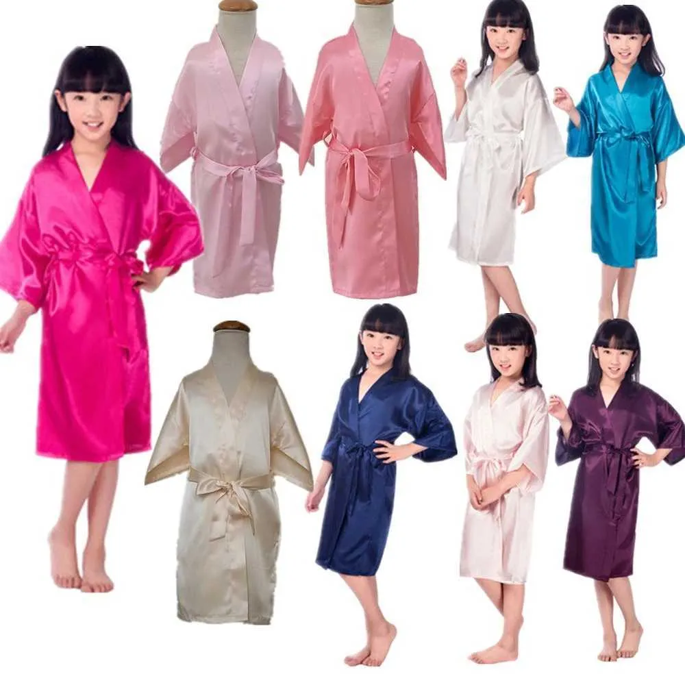 Pajamas Wholesale of solid color girls satin long robe bath kimono used for spa wedding parties birthdays childrens bathrooms pink childrens pajamas W3L2405