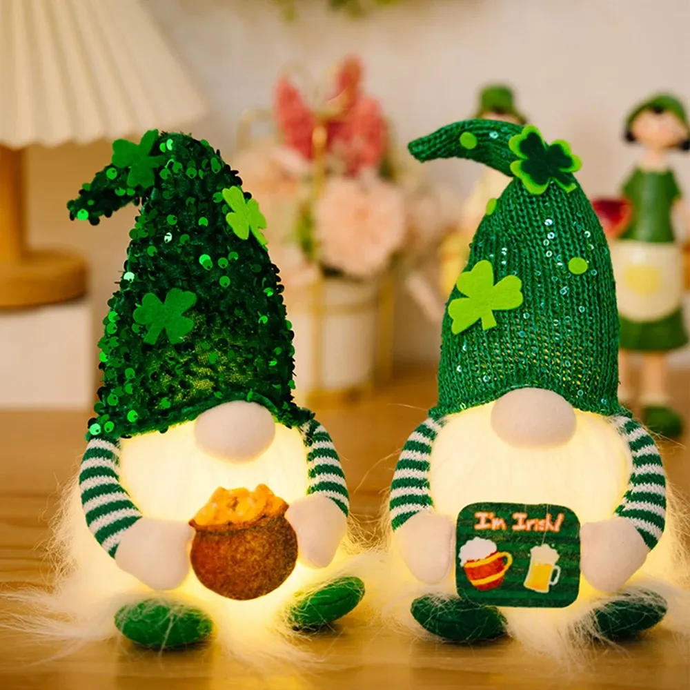 Miniaturas do dia de St Patrick Gnome Light Light Up Irish Gnomes