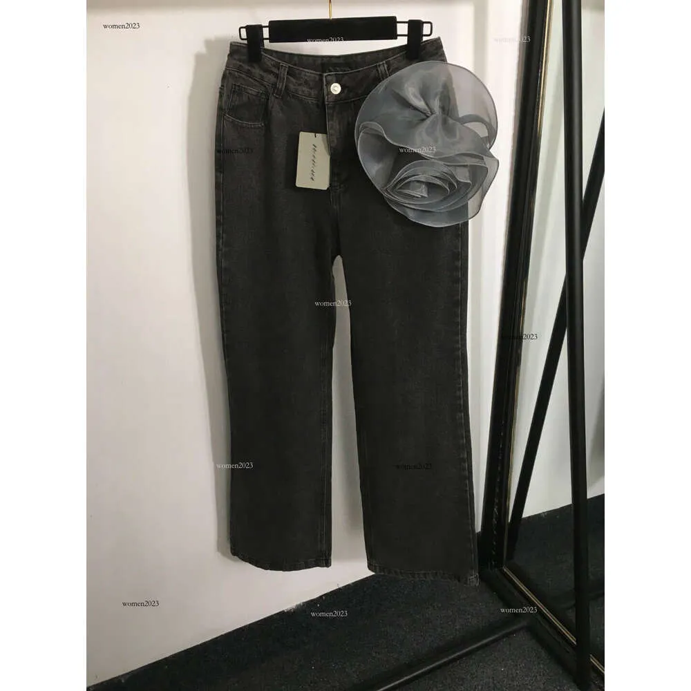 Marke Jeans Frauen Jean Designer Hosen Mode Stereoskopische Blumendekoration Logo Denims Hosen Frau Urlaub Denims Hosen März 06