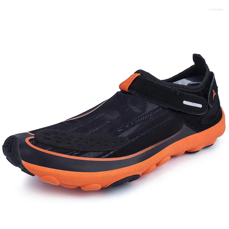 Running Shoes Trainers Men and Women 2024 Plus Maat 36-47 Zomer Ademend Mesh Outdoor Slip op Athletic Sports Sneakers