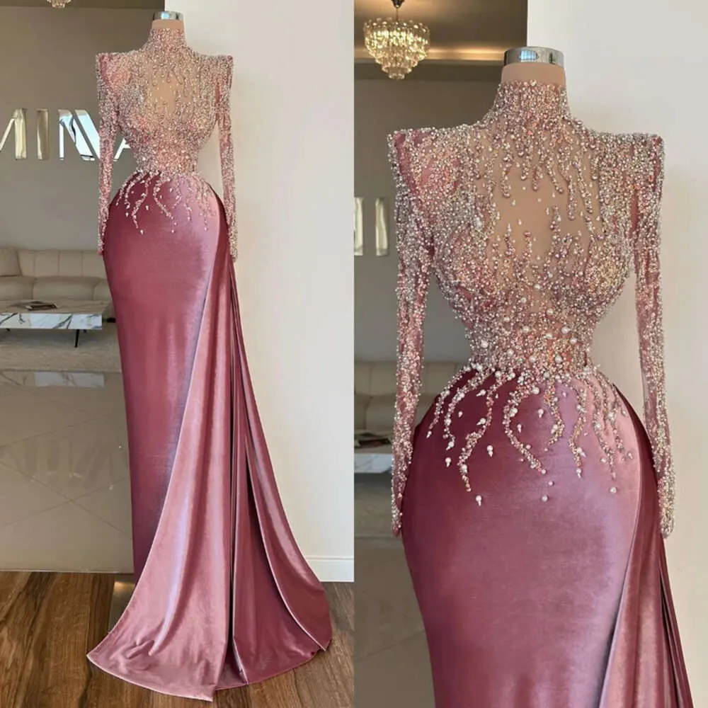 Meerjungfrau Elegante rosa Perlen Staub Hochkragen Prom Kleid Perlen Lange Kleider für besondere OCNs Langarmes Abendkleider Es