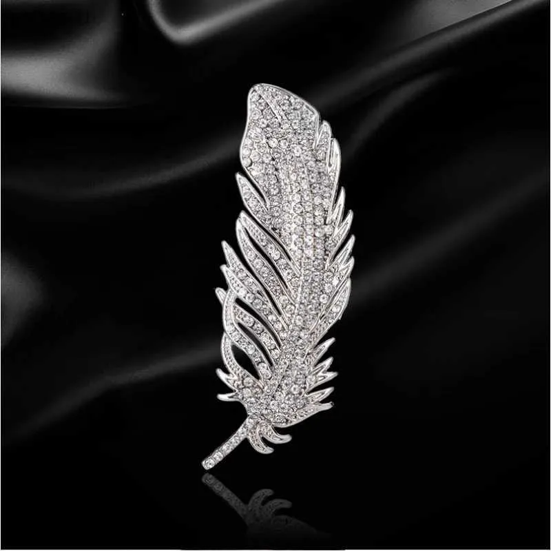 Pinos broches elegantes broche de penas de cristal prateado adequado para mulheres luxuosas de shinestone liga do broche do festas femininas Pin Jewelry Gift WX
