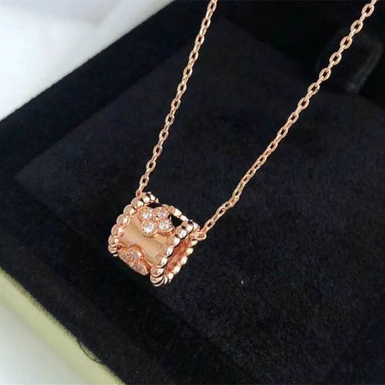 Designer Van Wanhua Collier 925 Ensemble de diamant en or sterling plaqué 18 carats Small Man Tobe Tard Pendante Collar Collar