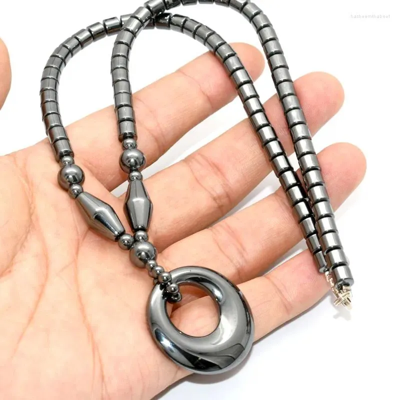 Colliers pendants 10pcs Hématite noire de haute qualité Engry Stone Donut Shape Chock Collier pour femmes bijoux