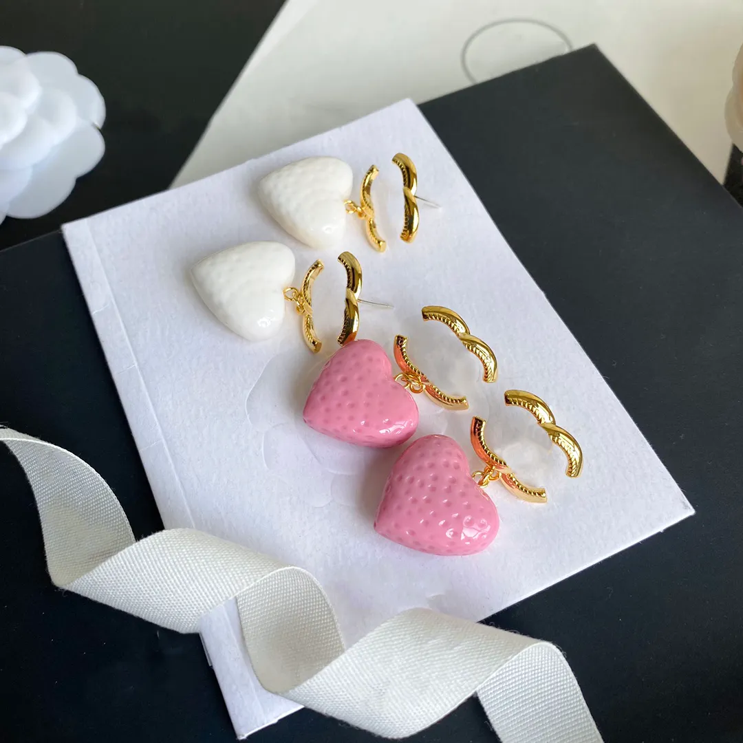 Hohe Qualität niemals verblassen Messing Erdbeeren Dangle Stud Designer Brandbrief Ohrringe 18K Gold plattiert Ehrfurcht Hochzeit Schmuck Geschenk