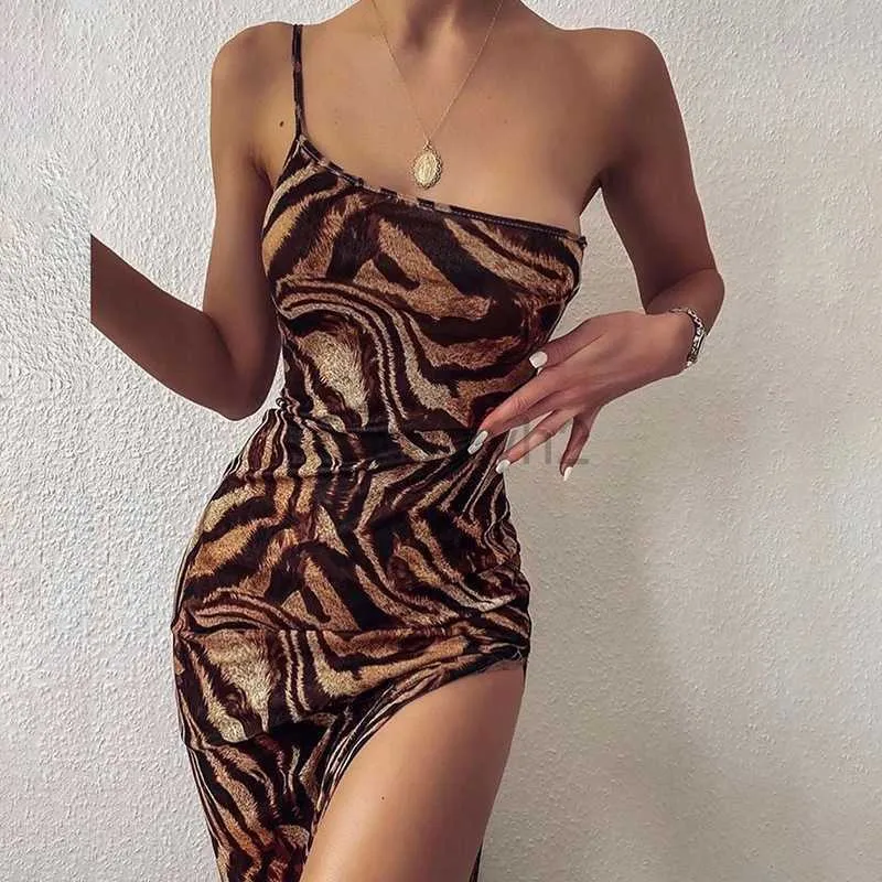 Designer Dress Wind Summer New Women's Slim Fit Tiger Pattern Dress with One Line Neckline and Sexy Split Fit Plus size Dresses