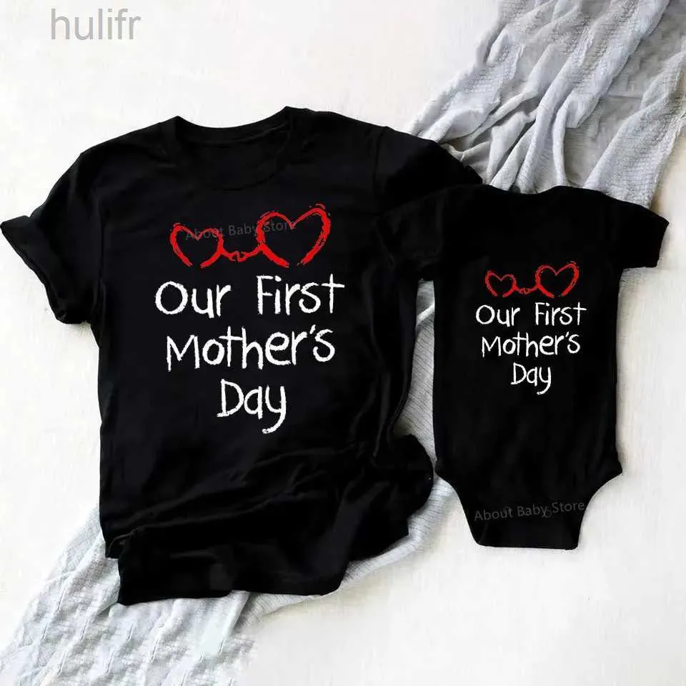Family Matching Tenfits Notre première fête des mères Famille Famille Matching Tenues Mommy T-shirts Baby Rompers Family Look Clothes Mothers Fay Best Cadeaux D240507