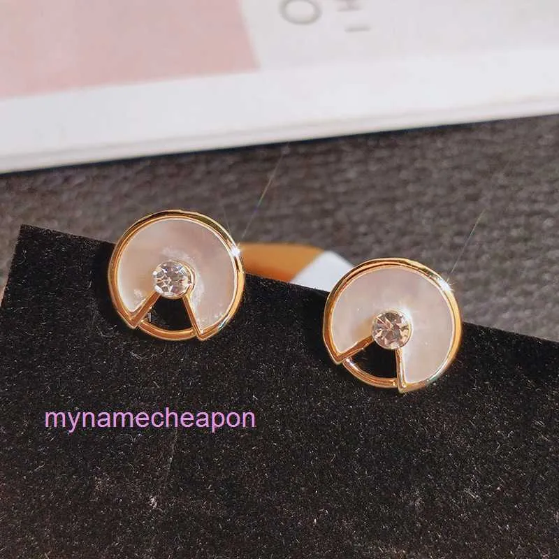 Luxury gold Carttrrie earrings Amulet Earrings Silver Plated 18k Rose Gold Peace Earrings Super Immortal Fashionable Style New White Fritillaria Earrings01