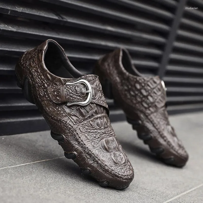 Chaussures décontractées en cuir authentique Men Antiskide modes de crocodile motif de crocodile Mocasins à la main conduisant paresseux