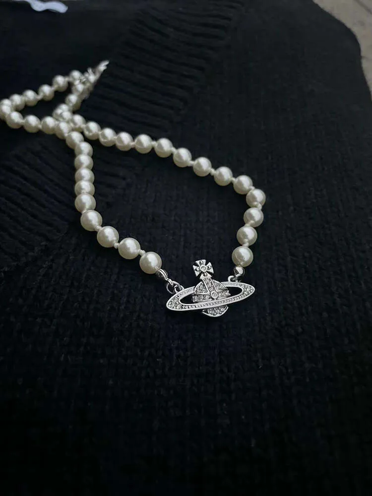 Colliers de pendentif de bijoux de créateur Chaopai Diamond Set Dowager Saturn Collier Perle Femelle Luxury Luxury Full Diamond Planet Collier Chaopai