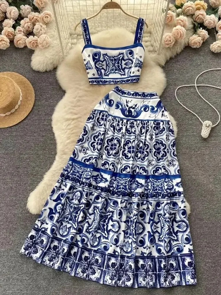 Summer runway vacation blue and white porcelain two-piece set for womens floral print short tank topholiday beach Maxi ski suit 240506