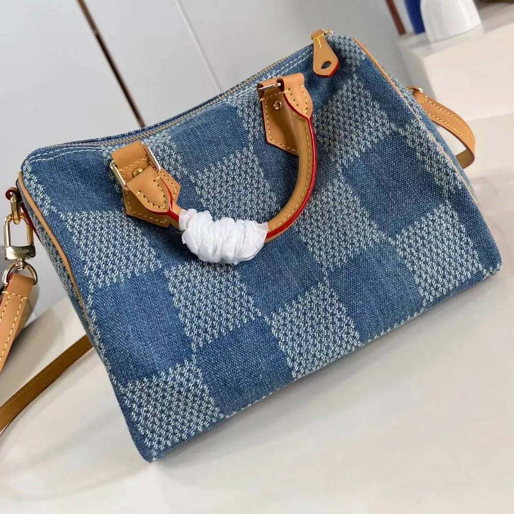 Qualitätsdesigner-Tasche Blue Denim Checkgröße 25 Handtaschen Zwei-Ton-Muster-Reisetaschen Leder Griff Boston Bags Gold Hardware Reißverschluss Langhalter Gurt Umhängetaschen