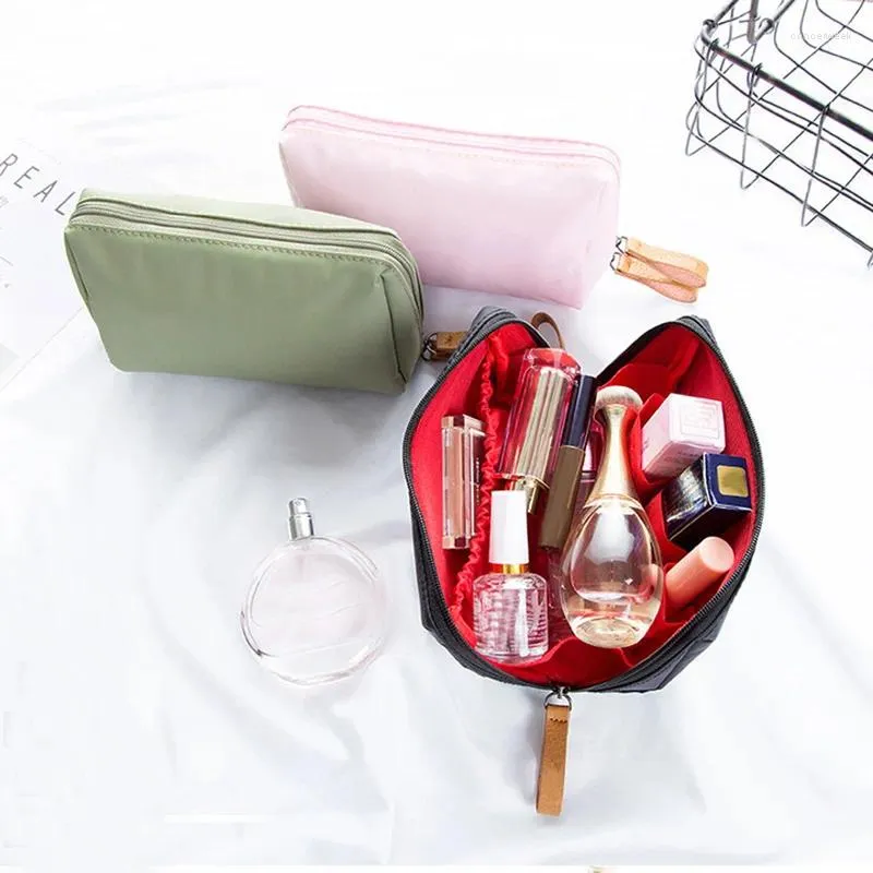 Bolsas de cosméticos estilos coreanos Bolsa portátil de cor sólida para mulheres Viagem Organizador de maquiagem Caso de beleza do presente feminino