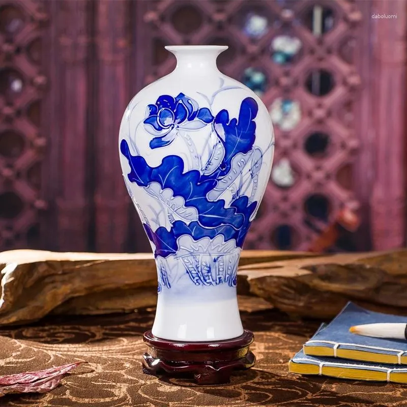 Vases chinois Bleu blanc Porcelaine Vase Base Ornements Ornements Home Livingroom Desktop Figurines Craft El Office Feuille de meuble Décoration