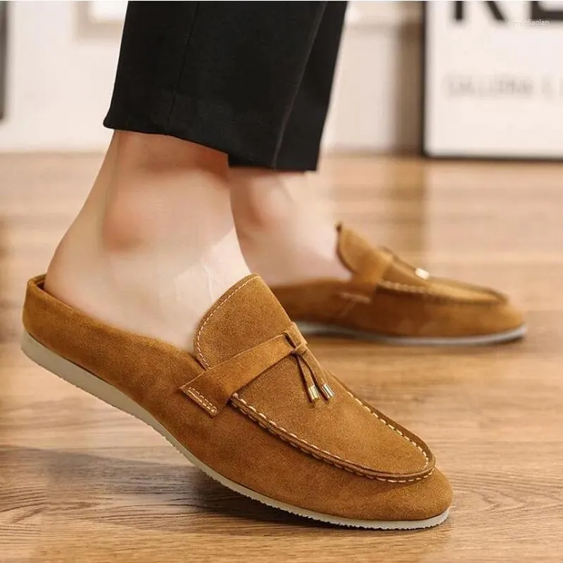Chaussures décontractées couvrent les pantoufles pour hommes à talons plats en cuir respirant des messieurs extérieurs respirants