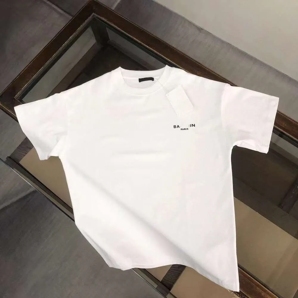 Yaz Mens T-Shirt Tasarımcı T-Shirt Erkek Kadın Göğüs Mektubu Baskı Grafik Tee Saf Pamuk Kısa Kollu Üst Pullu Gömlek Tees Asya Boyutu M-3XL