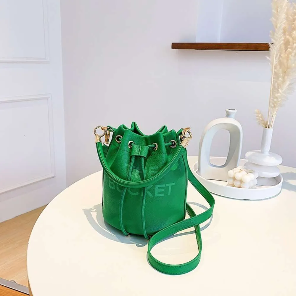 Designer tassen emmertas mini de draagtas schouder luxe dames trommel trekkoordzakken handtassen handtassen koel handtas crossbody hobo grote