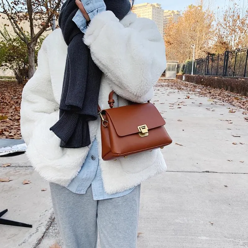 Sacs à bandouliers 2024 Fashion Women's Bag Pu Leather double sac à main sac à main Main avec serrure Black White Shopper