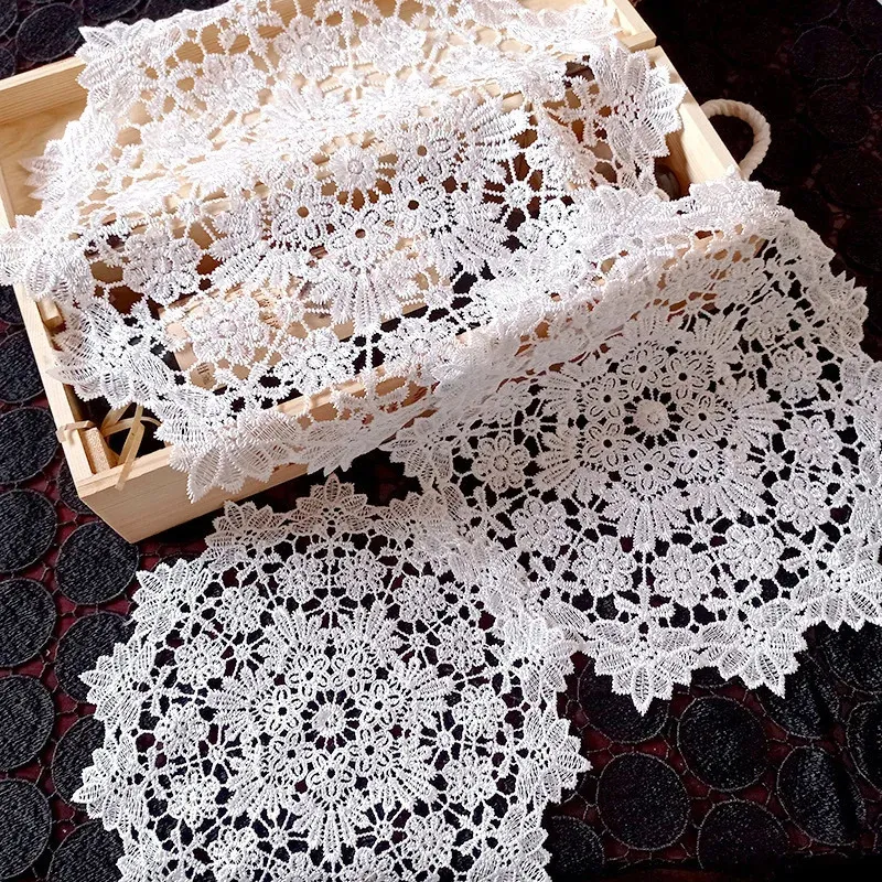 Round Hollow Lace er Plate Bowl Insulation Pad Napkin Embroidery Flower Placemat Mug Dining Coffee Table Cup Mat Home Decor 240430