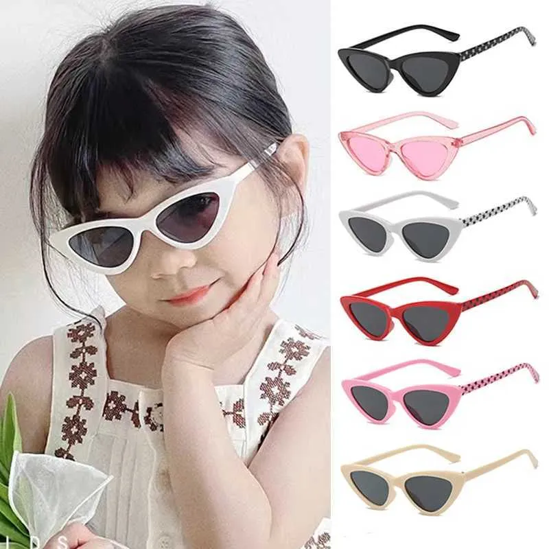 Lunettes de soleil Lourures de soleil avec des yeux de chat à la mode et mignons adaptés aux filles Boys Enfants bébé Sunshades extérieurs