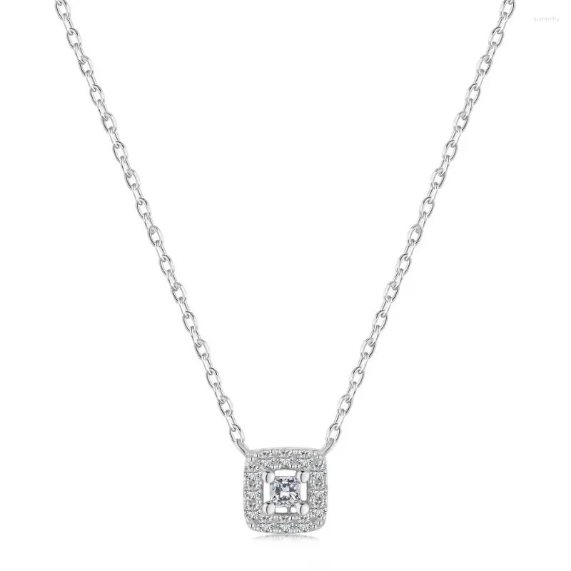 Kedjor STL Säljer S925 Sterling Silver Halsband med Diamond Pendant Small and Minimalist Design Stylish Structure