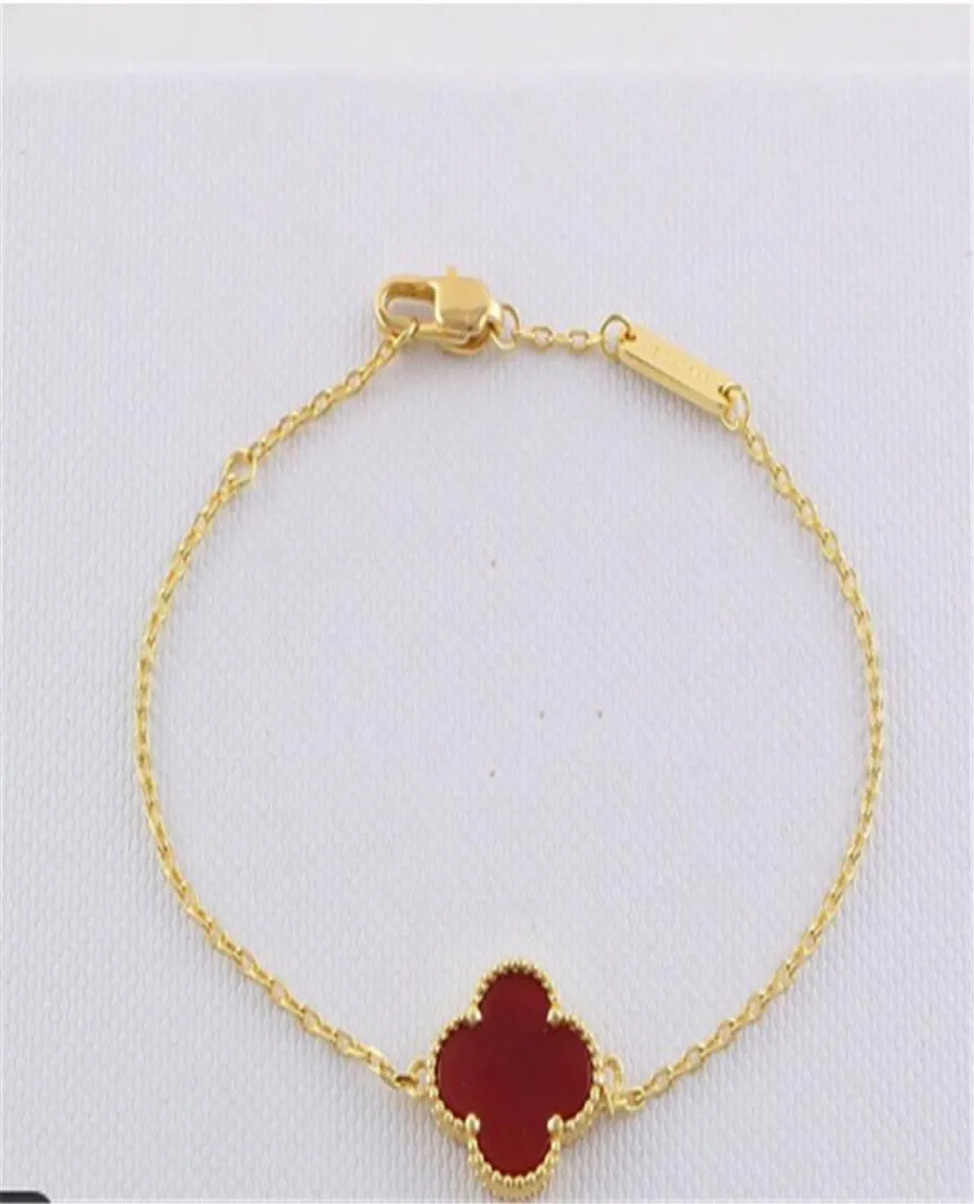 Womens Fashion Charm Bracelets Designer Fourleaf Clover Bracelet 2019 New Luxury2020 Gold Silver Bracelet For Womens6311276