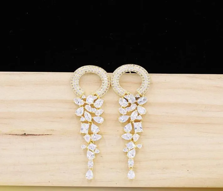 Dangle Candelier Dubai 18 Karat Gold Pingndrings Rose Tassel Jewelry Brincos para uma festa de casamento elegante e bonita L3847643