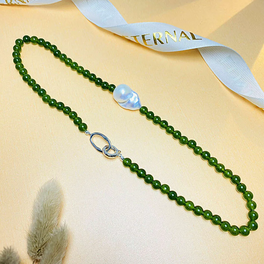 Colliers pendants S925 Silver Jade Green Jade Chalcedony Collier de perle baroque naturel épisser la chaîne de chinois à la mode et à la mode de nouvelles femmes chinoises