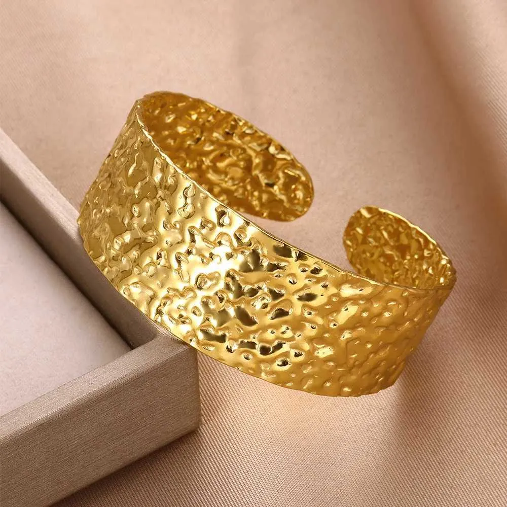 Textured Cuff Bracelet Gold Stainless Steel Vintage Bangle Women_voghion.com