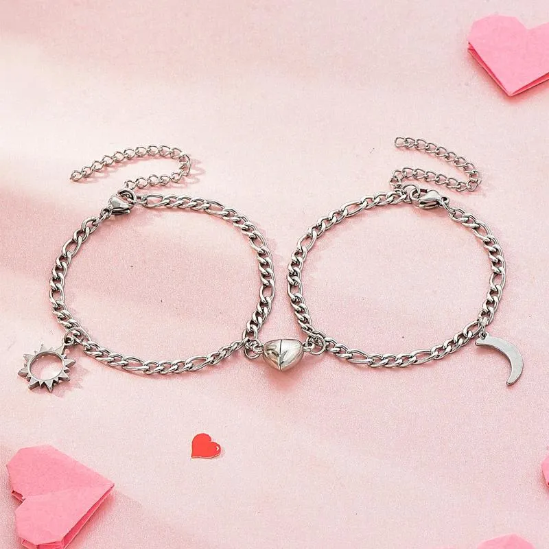 Bracelets de liaison 2 morceaux de Saint-Valentin Soleil à la mode et lune Love en forme de boucle magnétique Couple Ies en acier inoxydable