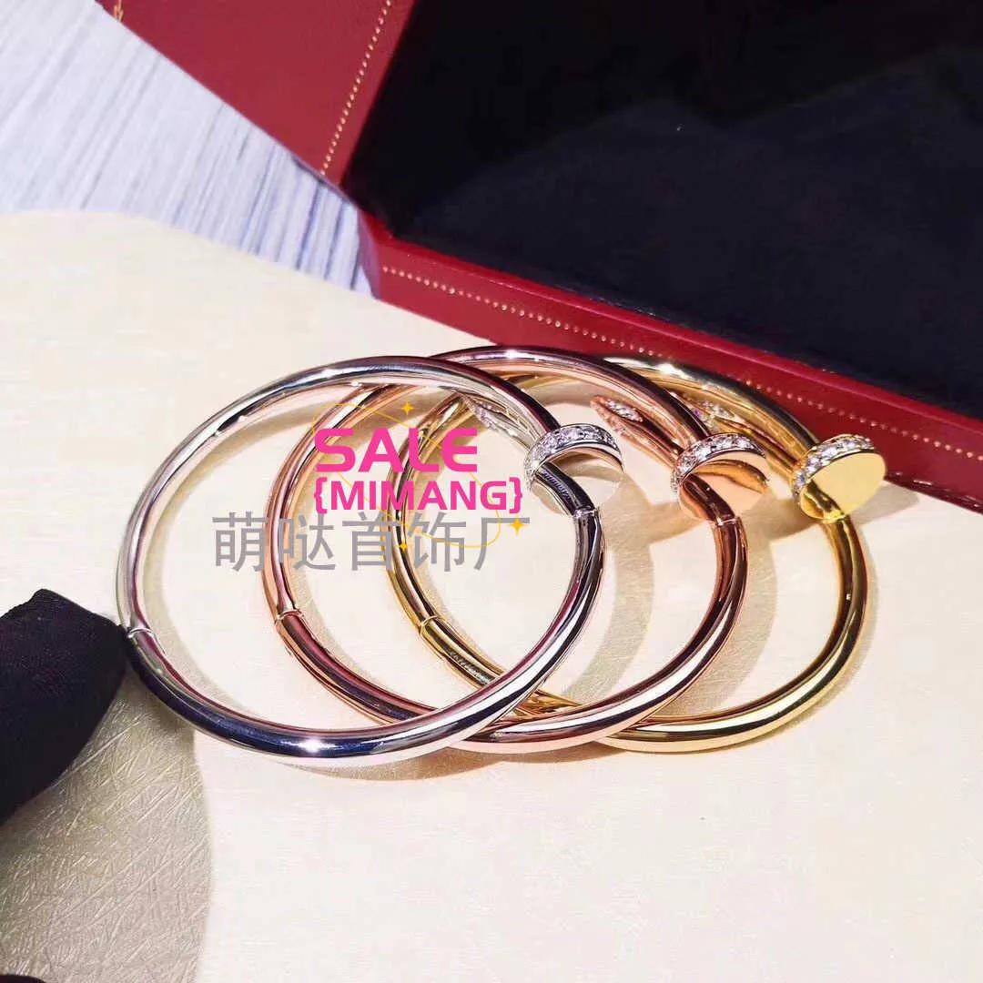 Designer Cartres Bangle High End Asian Gold Golse Edition Kajia Bracelet Mud Diamond Zircon Anel de unha Luz de luxo de luxo feminino UIB9