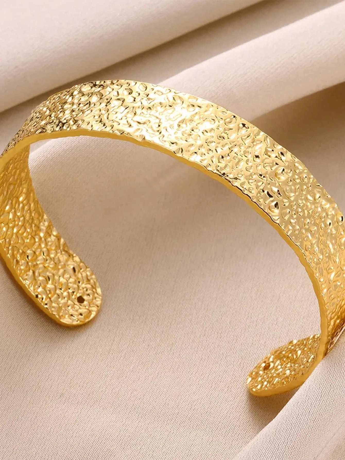 Charm Bracelets Exquisite Classic Bump Pattern Openning Bangles For Women Cuff Bracelet Gold Color Stainless Steel Hand_ipsvogv.com