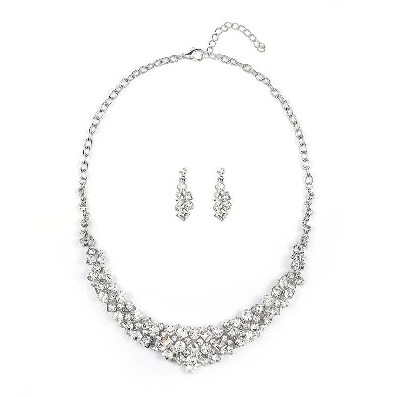 Европейский и американский тренд легкий роскошный ретро -дворцовый стиль преувеличенное украшение ожерелья женское короткие персонализированные подходящие аксессуары