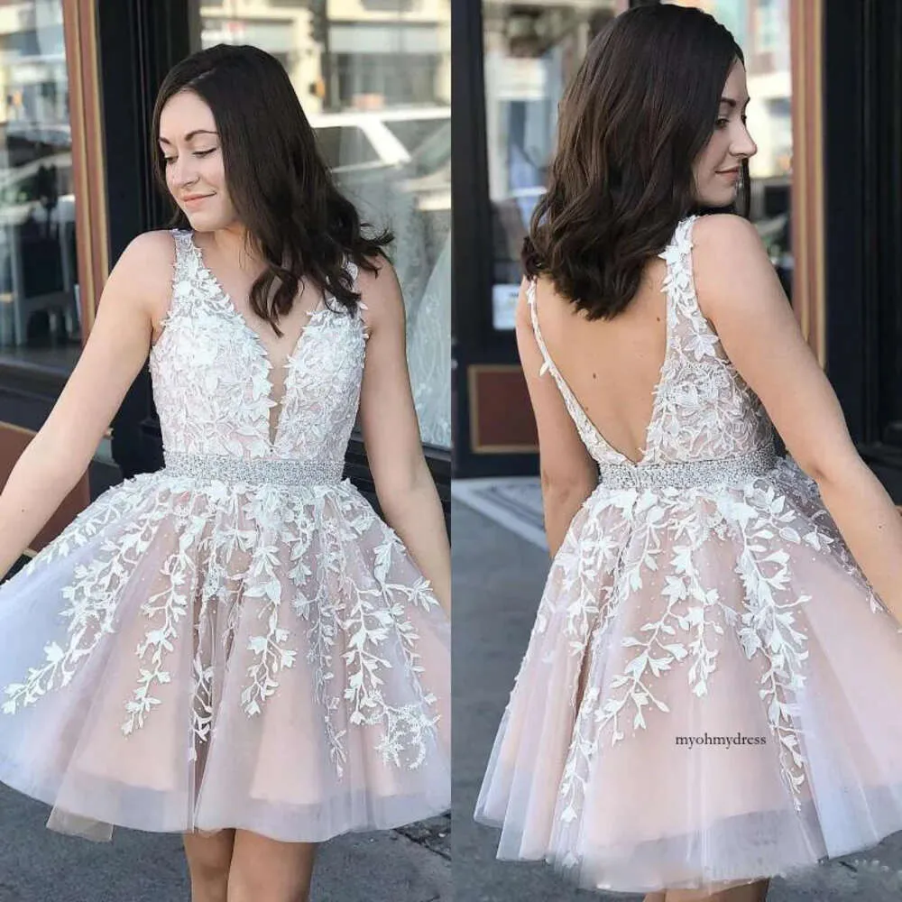 2020 Modest V -nek Backless Mouwloos een lijn avond kanten applique Crystal tule formele jurken knie lengte feestjurk 0508