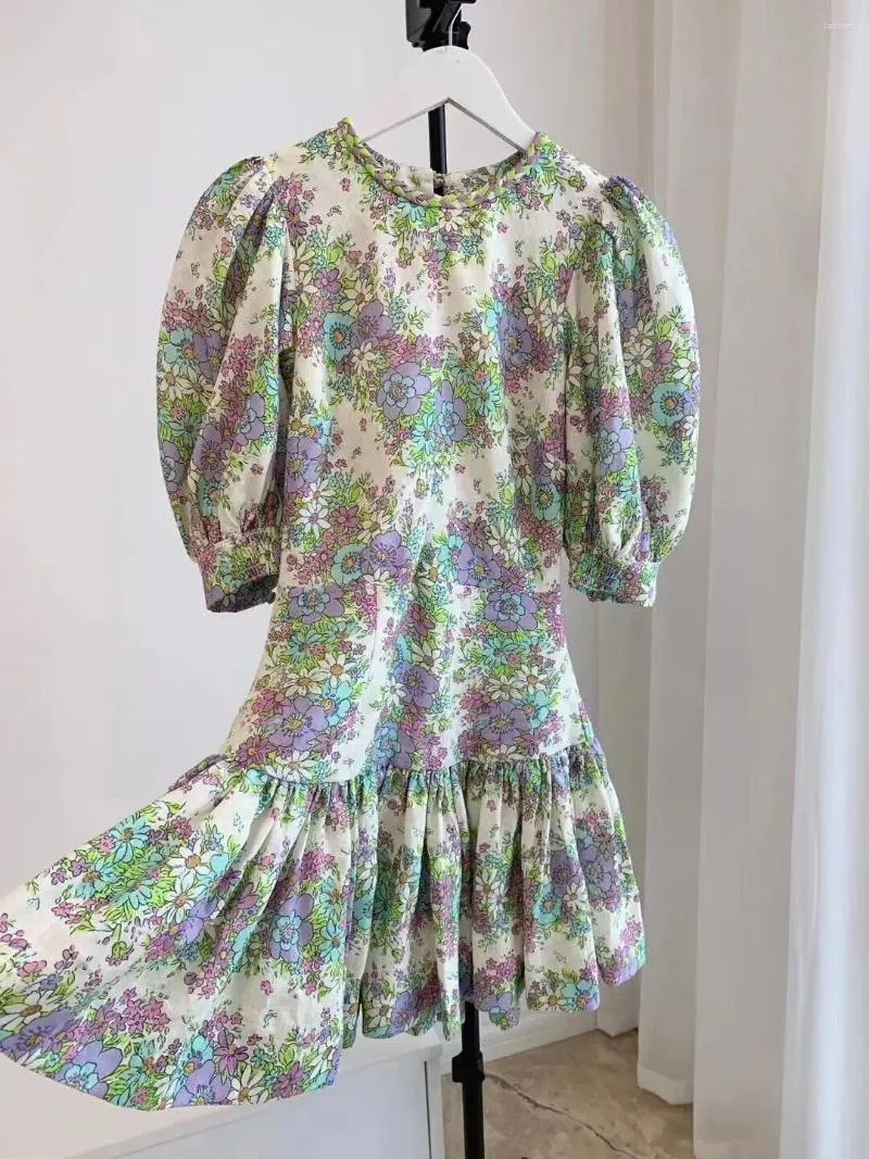 Vestidos de festa Mini vestido impressa vintage de alta qualidade de manga curta moda slim fit elegante plissado