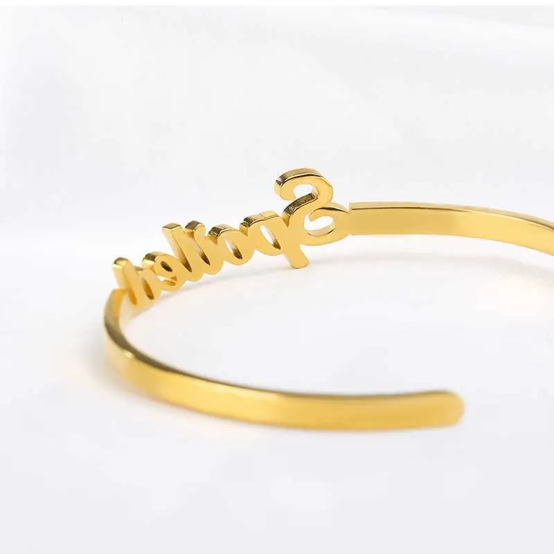 Charm Cusized Typenschild Namensarmbänder für Frauen Personalisierte Edelstahl Manschettenarmbänder Cus Schmuck Geschenk Bijoux Femme_voghion.com