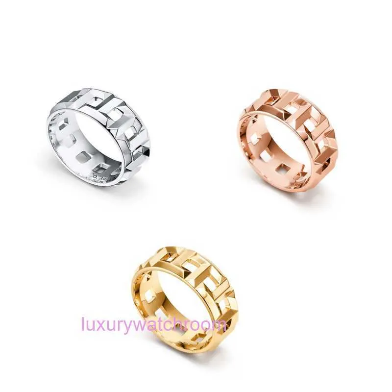 Groupe de femmes Tiifeany Ring Jewelry Précision de haute qualité Double qualité Hollow Ultra Wide Version 8 mm Tour de mode