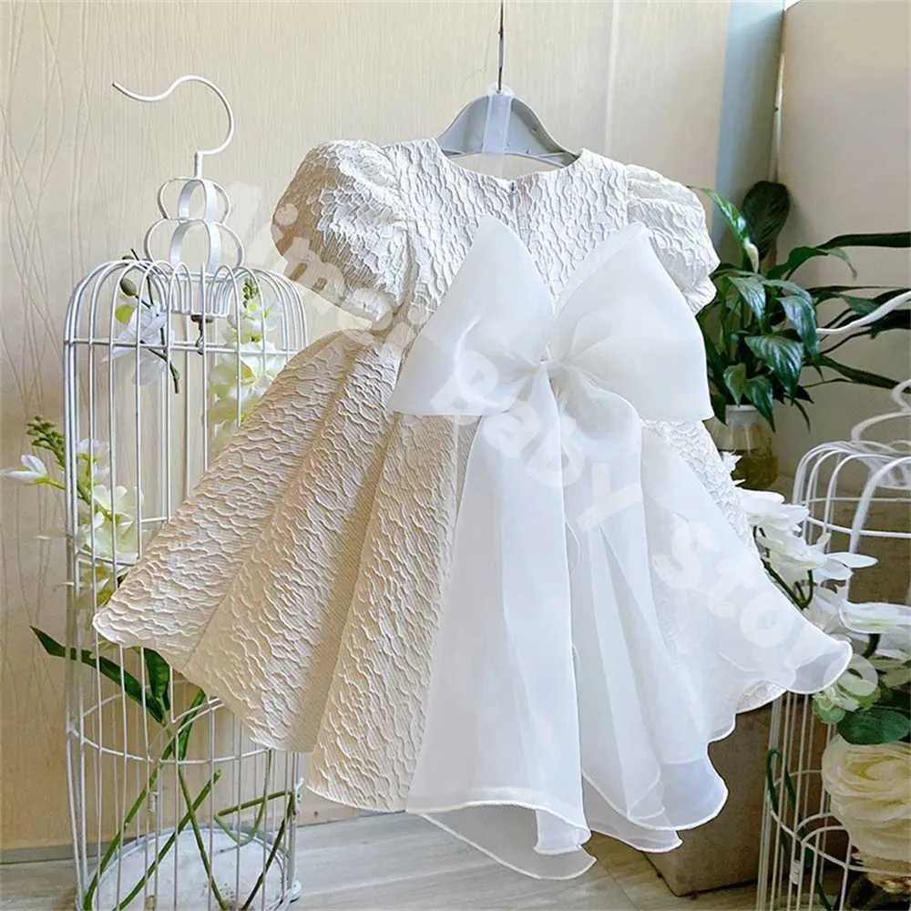 Vestidos de batismo Princesas Primeiro vestido de aniversário bebê menina Branca Bola de Tule de Casamento Elegant Baptist Q240507