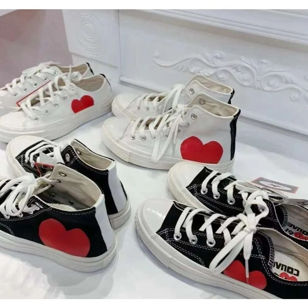 Red Heart Canvas Sapatos Infantil tênis infantis recém -nascidos calmas de tela sapatos peekaboo menina grande menina tênis escolar