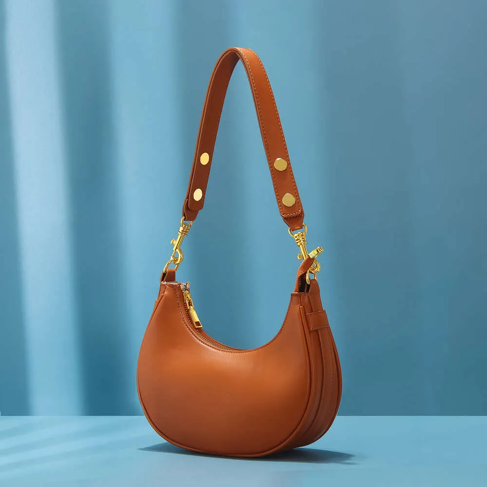 Niche Underarm With High-End Soft Leather Designer Shoulder Bag French Moon Bag for Spring Women's Tote Bag