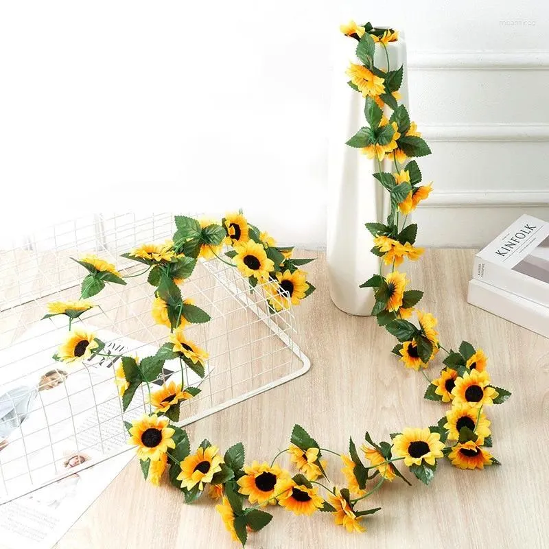 Kwiaty dekoracyjne 1PCS 250 cm sztuczny żółty słonecznik Garland Flower Vine Wedding Kwiatowy łuk jedwab