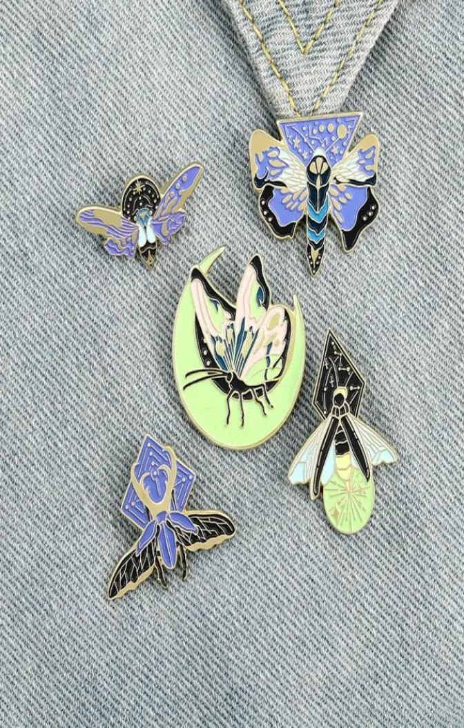 Cartoon Noctilucência esmalte o broche fluorescente inseto pinos de buttyfly de mariposa liga de borboleta unissex Antilight Antilight Buckle Ornamentos A9074711