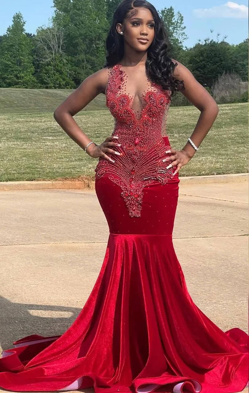 2024 Sexy Red Luxury Prom Dresses Jewel Neck Illusion Velvet Mermaid Sleeveless Rhinestone Crystal Beads Evening Dress Prom Gowns Sweep Train