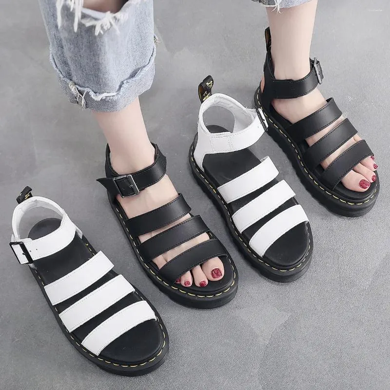 Scarpe casual estate 2024 piattaforma sandali da donna stivali cuciti cuciti a mano un elegante lusso